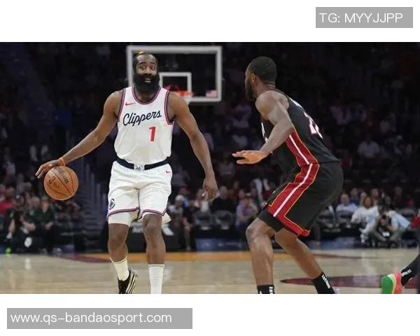 快船迎战开拓者博格丹赛季首秀与哈登小卡齐发力